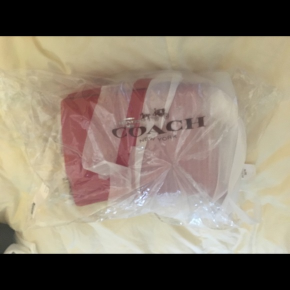 Coach Women’s Pebbled Mini Dufflette - Picture 3 of 3